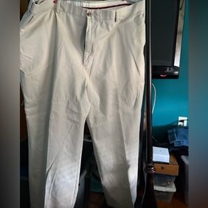 Men's Classic Khaki Chinos